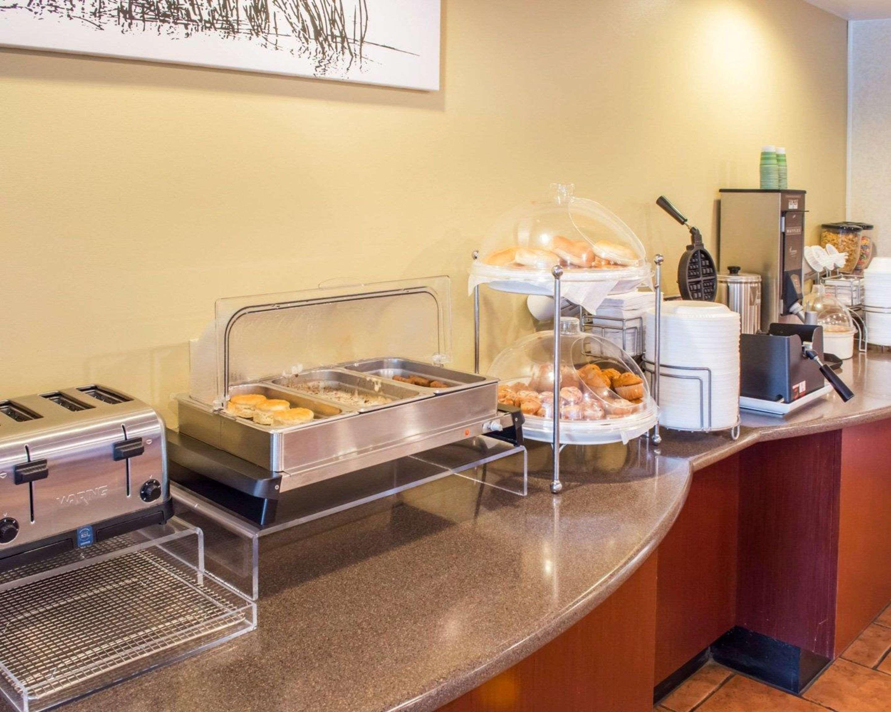 Wingate By Wyndham Dublin Near Claytor Lake State Park Bagian luar foto