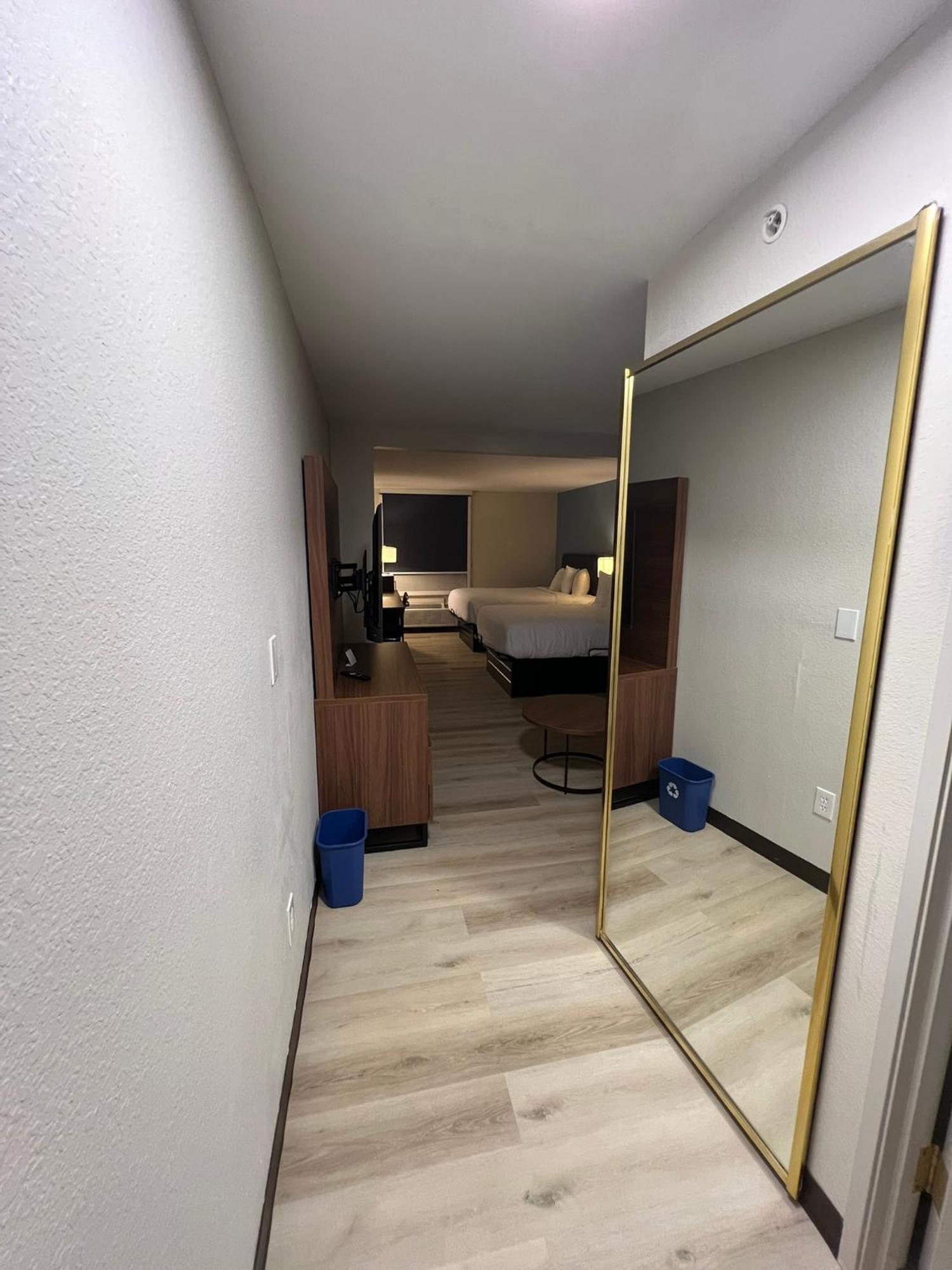 Wingate By Wyndham Dublin Near Claytor Lake State Park Bagian luar foto