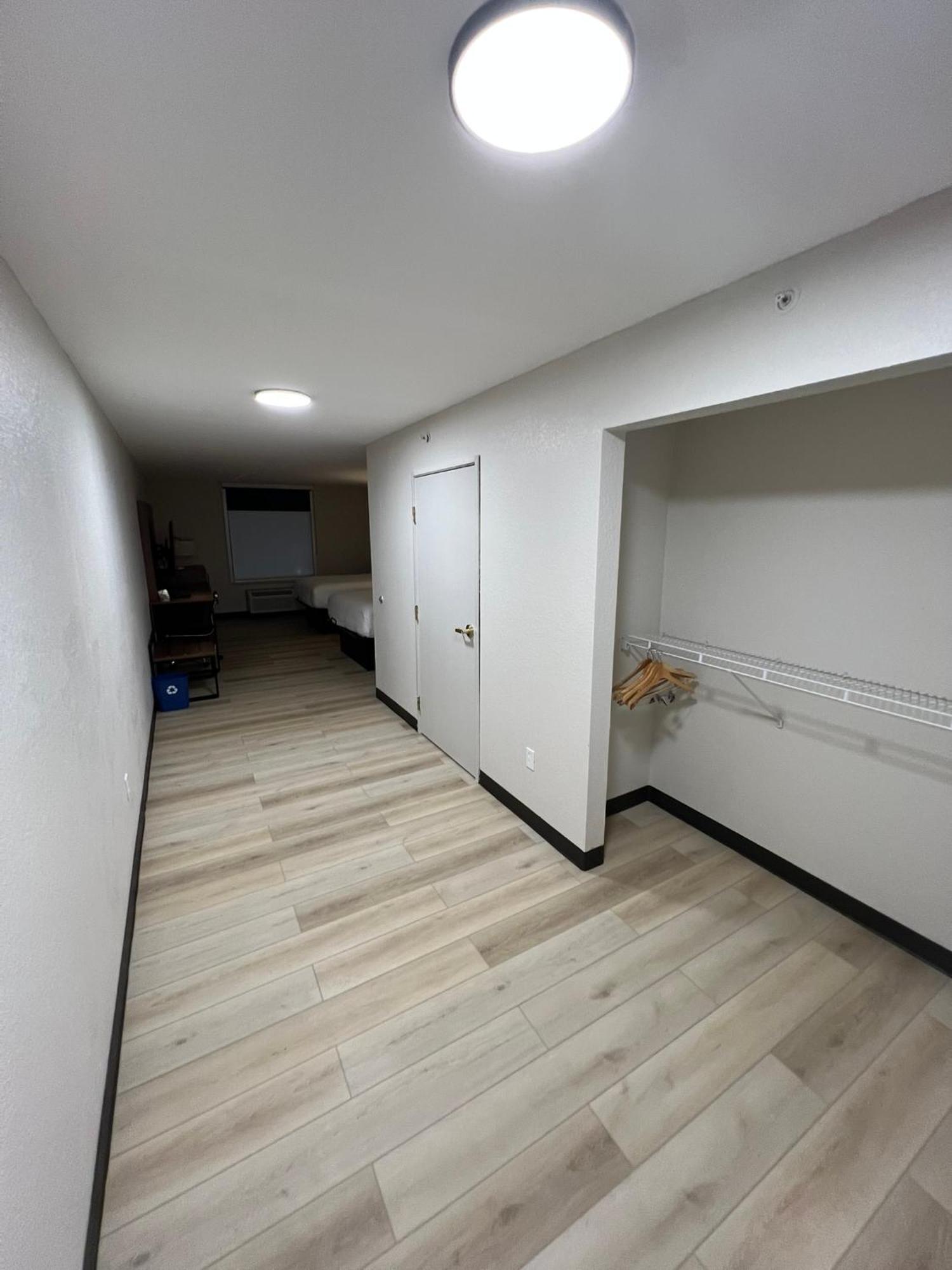 Wingate By Wyndham Dublin Near Claytor Lake State Park Bagian luar foto