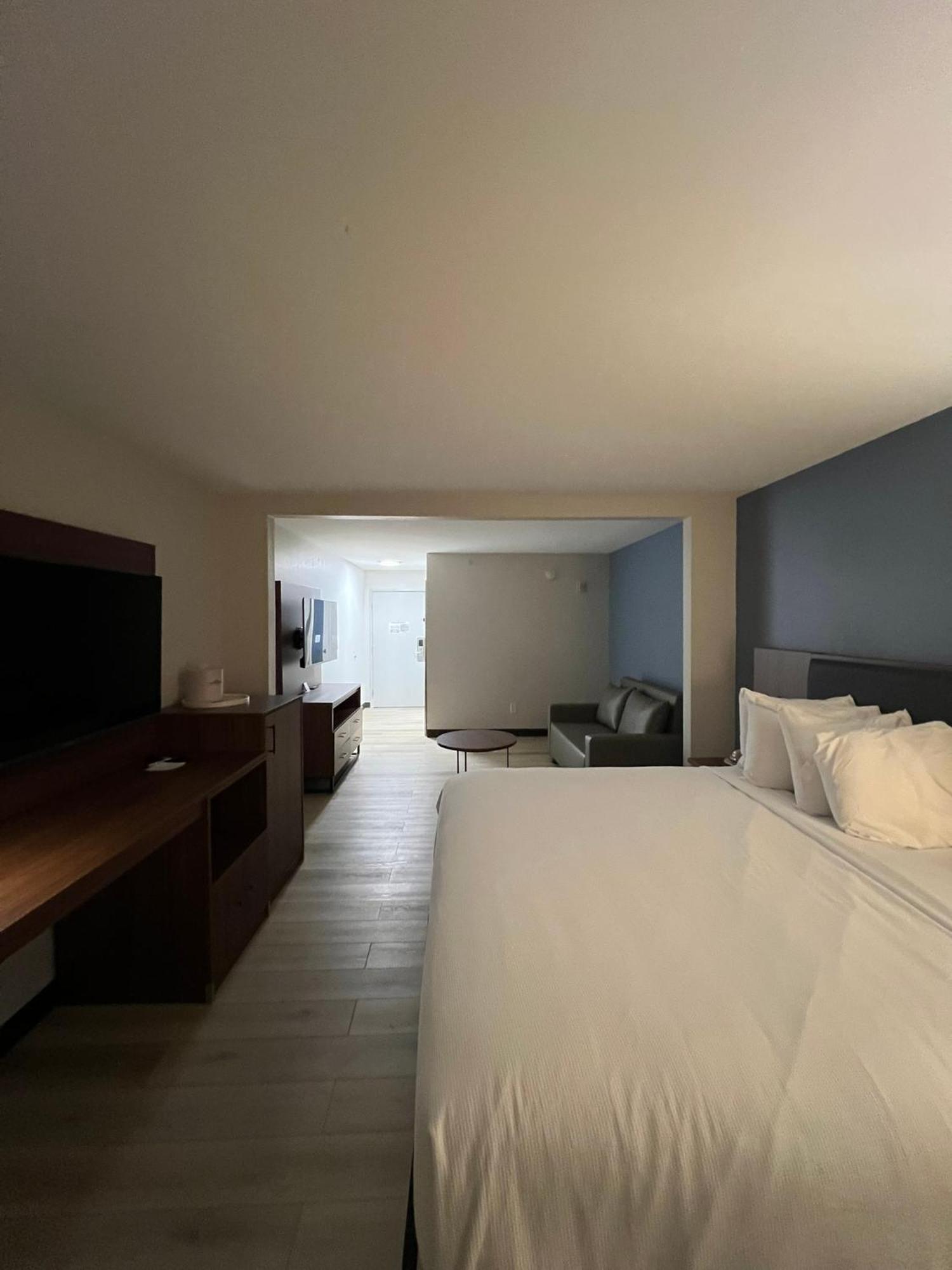 Wingate By Wyndham Dublin Near Claytor Lake State Park Bagian luar foto
