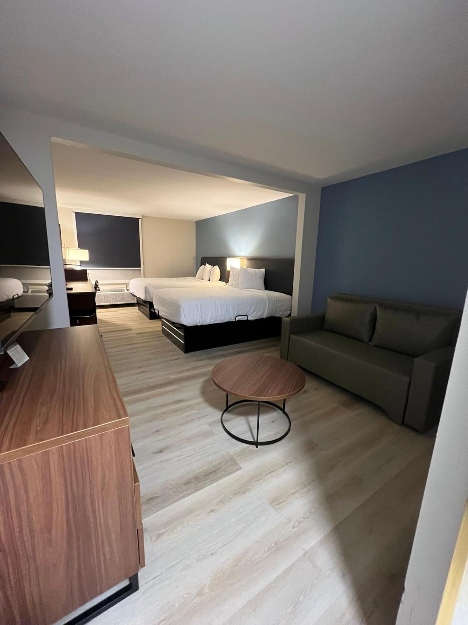 Wingate By Wyndham Dublin Near Claytor Lake State Park Bagian luar foto