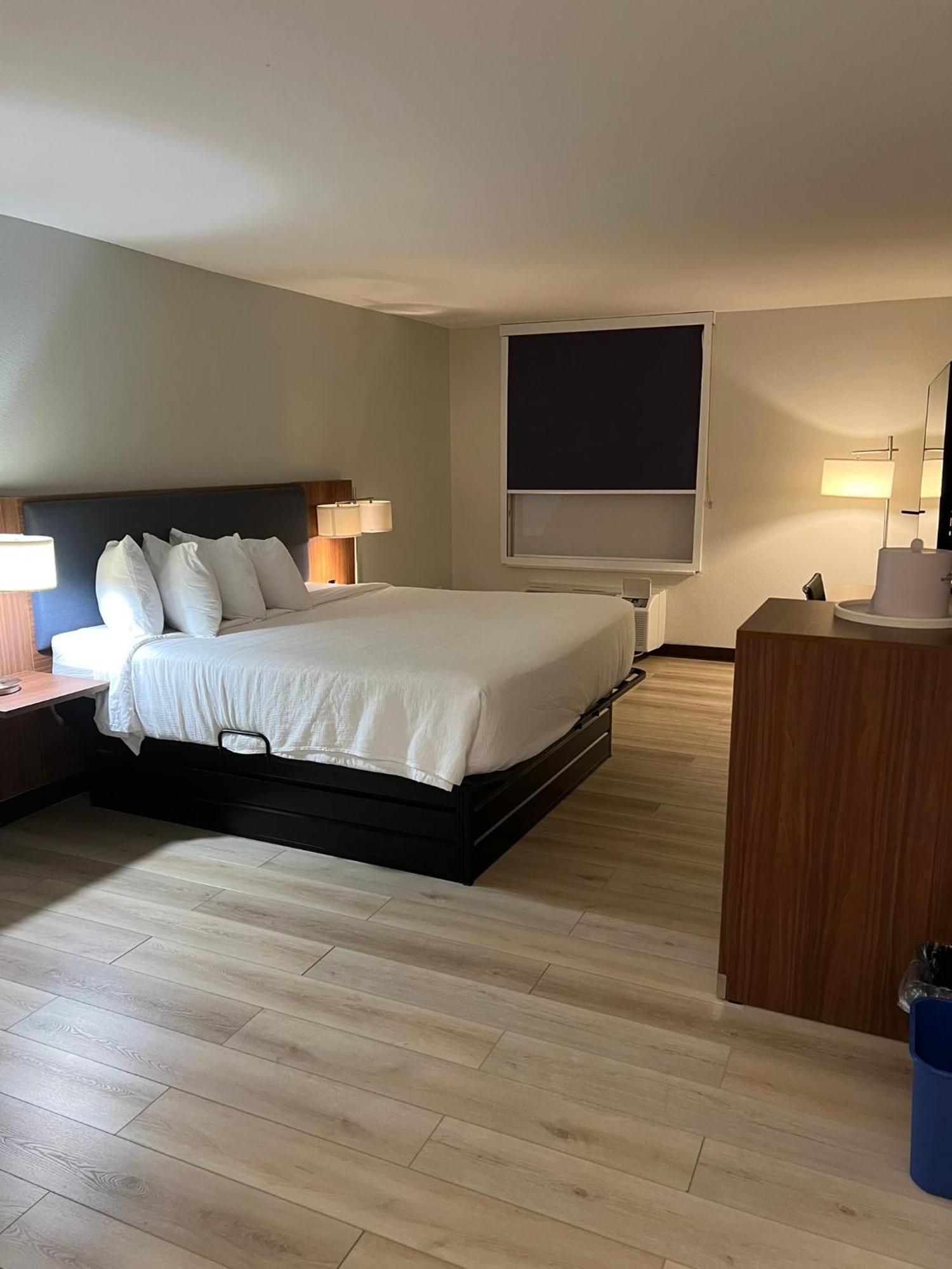 Wingate By Wyndham Dublin Near Claytor Lake State Park Bagian luar foto