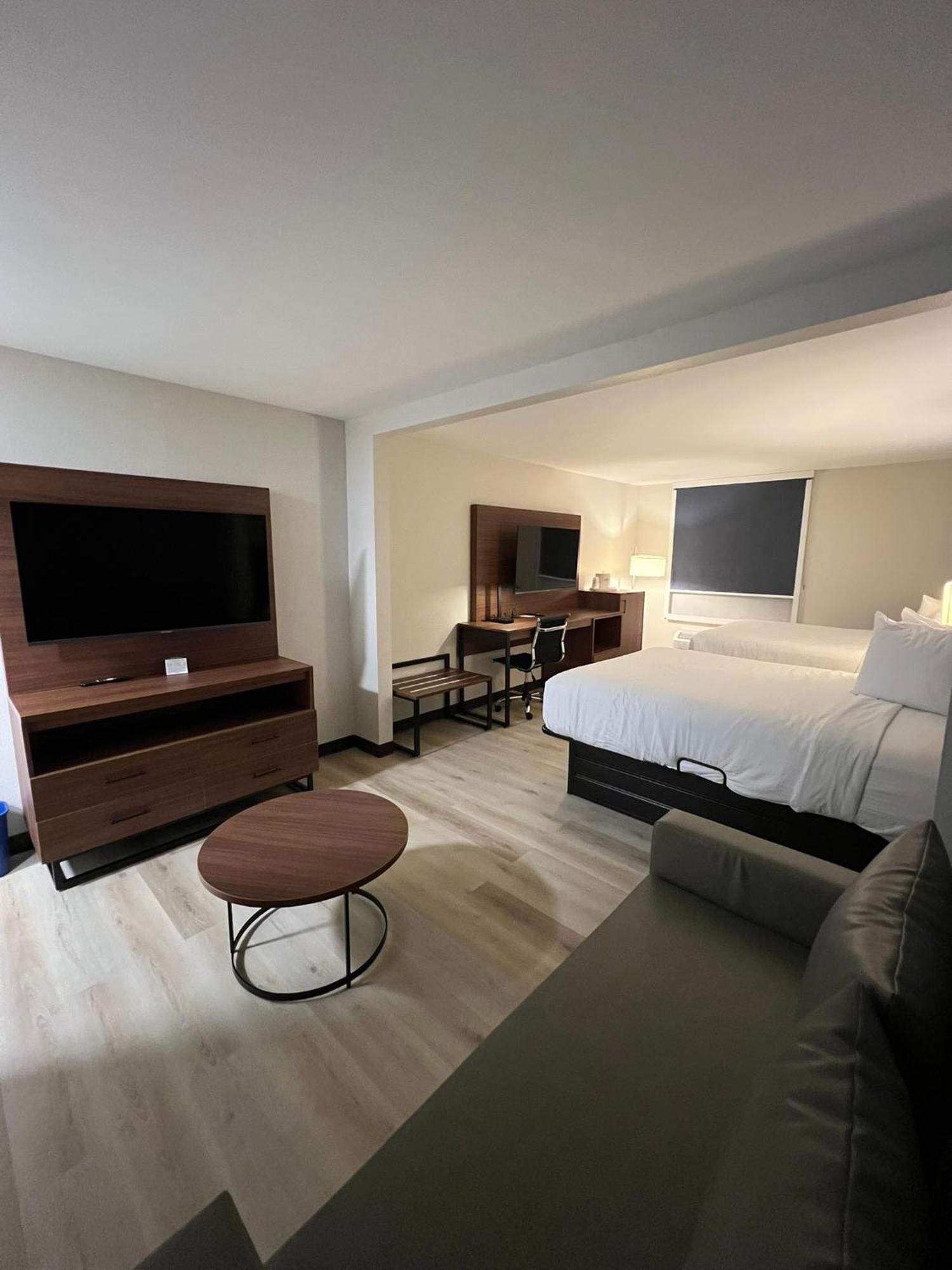 Wingate By Wyndham Dublin Near Claytor Lake State Park Bagian luar foto