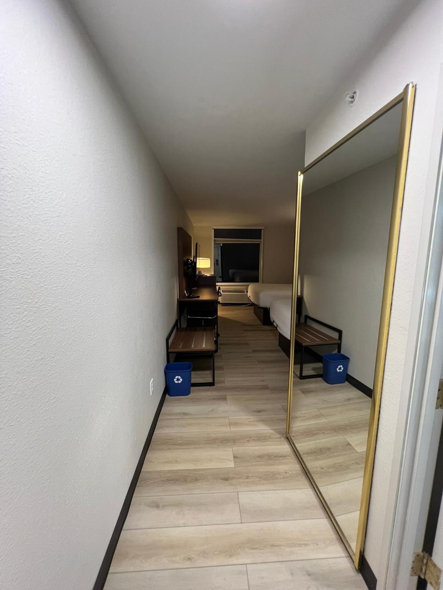 Wingate By Wyndham Dublin Near Claytor Lake State Park Bagian luar foto
